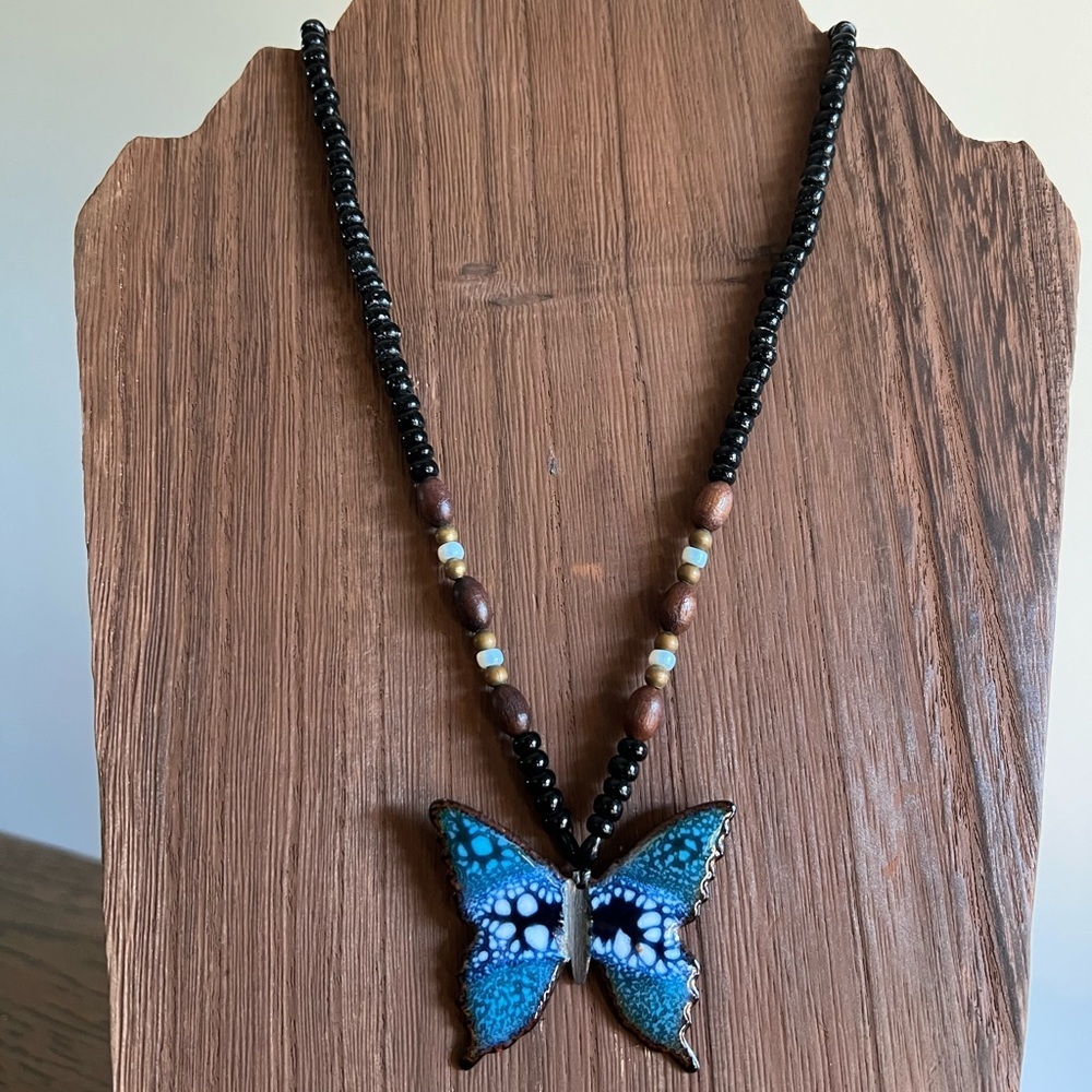 Vintage Copper Butterfly Gold‎ Tone Black Blue White Pendant Beaded Necklace